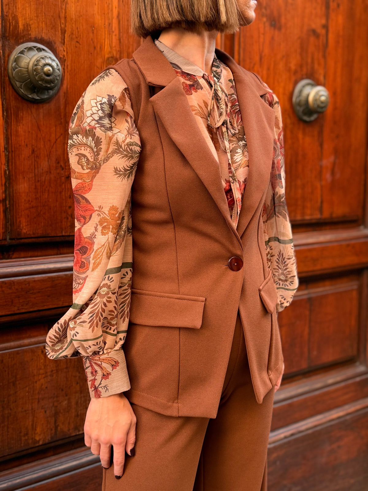 Gilet Donna Sartoriale Color Cognac Indossato 