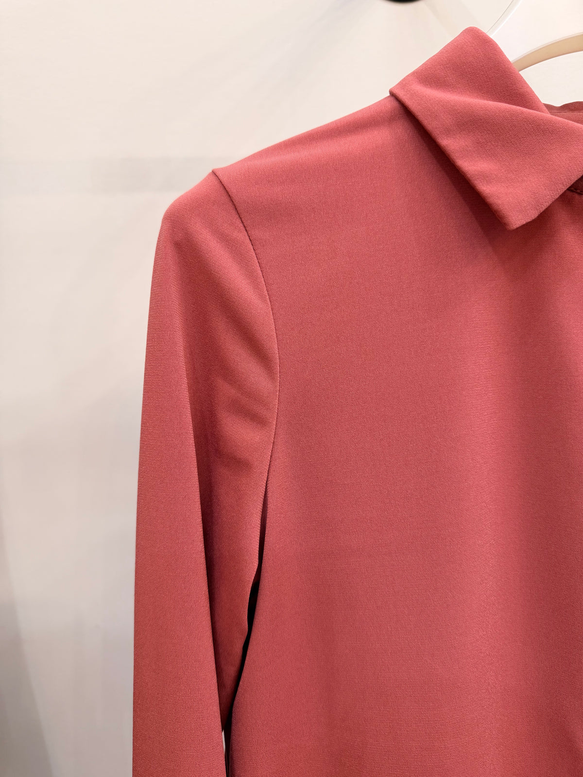 Dettaglio Camicia donna elasticizzata
